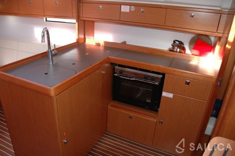 Bavaria 37 Cruiser - Yacht Charter Sailica