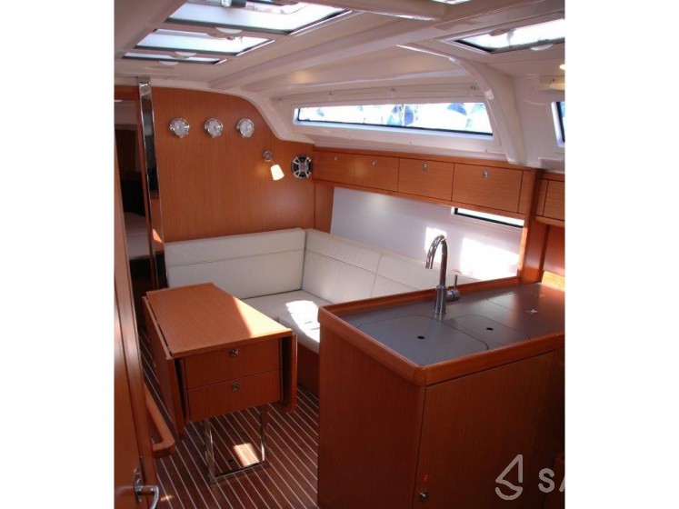 Bavaria 37 Cruiser - Yacht Charter Sailica