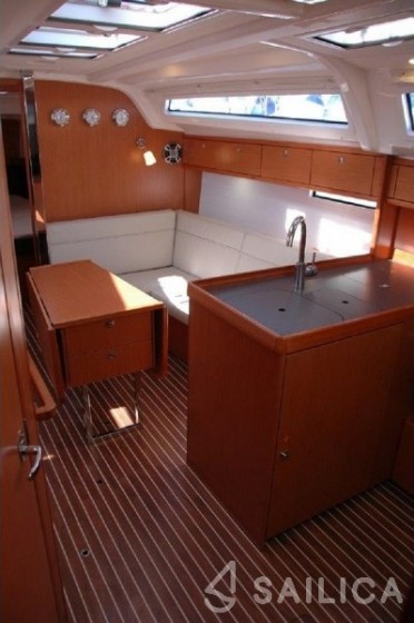 Bavaria 37 Cruiser - Yacht Charter Sailica