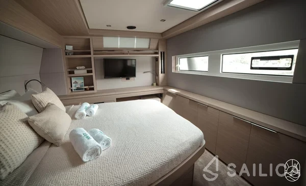 Lagoon 55 - Yacht Charter Sailica