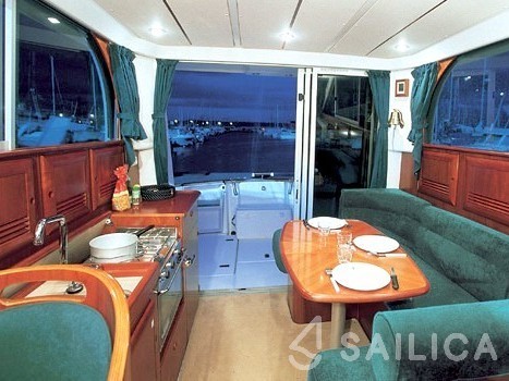 Antares 10.80 - Yacht Charter Sailica