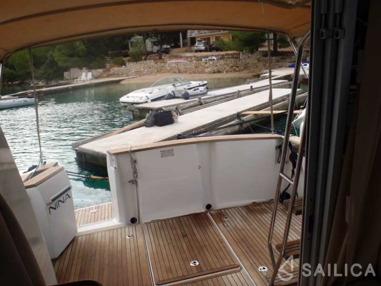 Antares 10.80 - Yacht Charter Sailica