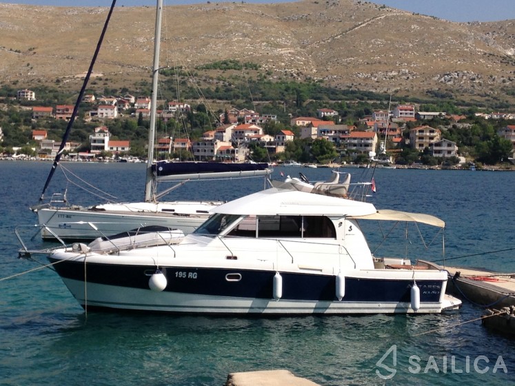 Antares 10.80 - Yacht Charter Sailica