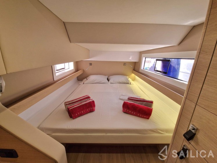 Aventura 37 - Yacht Charter Sailica