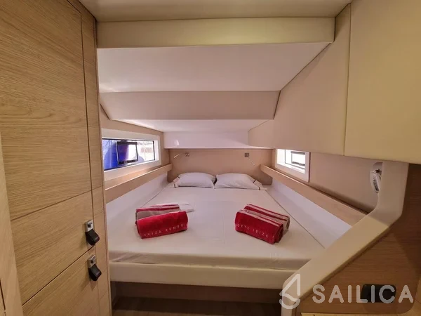 Aventura 37 - Yacht Charter Sailica