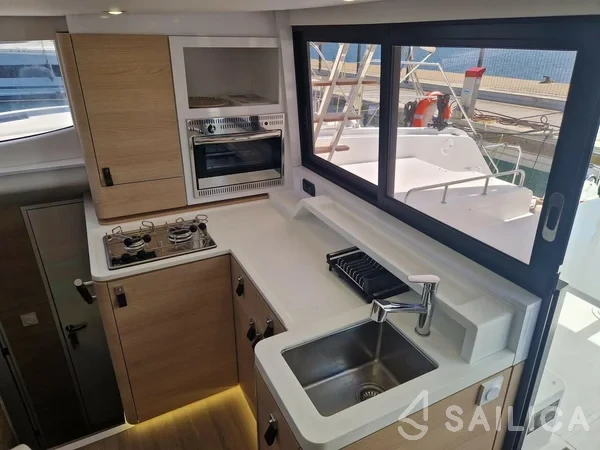 Aventura 37 - Yacht Charter Sailica