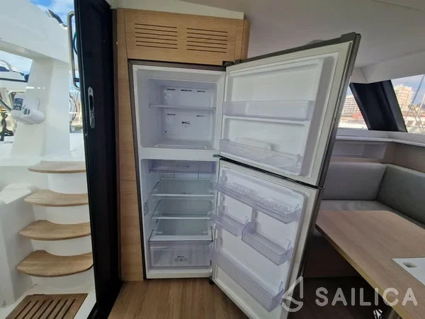 Aventura 37 - Yacht Charter Sailica