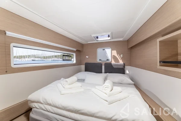 Lagoon 43 Power - Yacht Charter Sailica