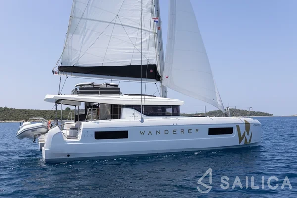 Lagoon 43 Power - Yacht Charter Sailica
