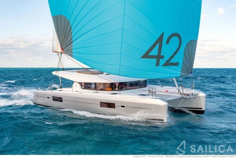 Lagoon 420 - Yacht Charter Sailica