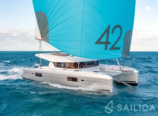 Lagoon 420 - Yacht Charter Sailica
