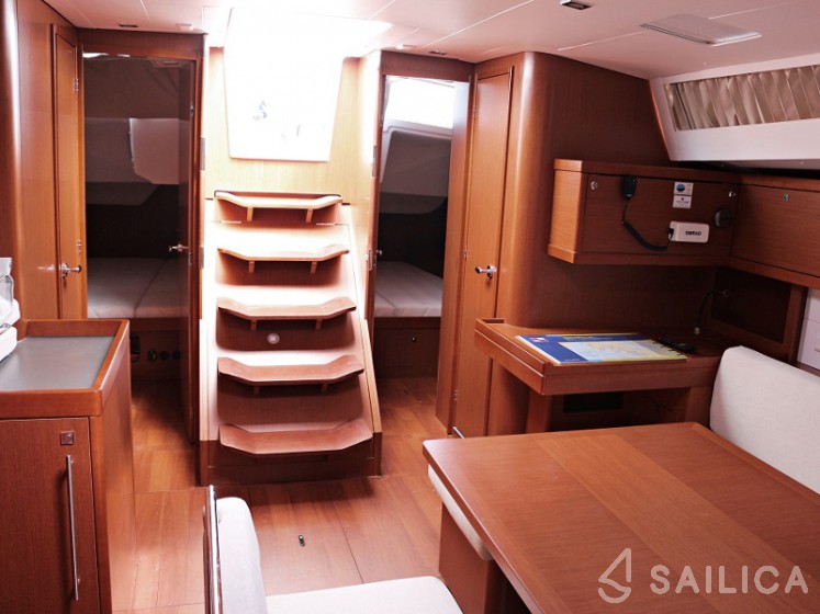 Oceanis 48 - Yacht Charter Sailica