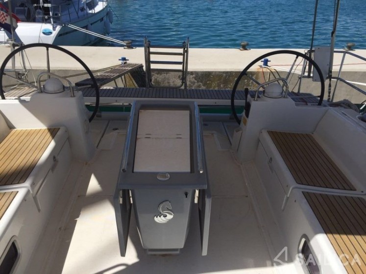 Oceanis 48 - Yacht Charter Sailica