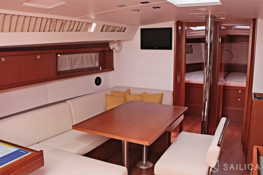 Oceanis 48 - Yacht Charter Sailica