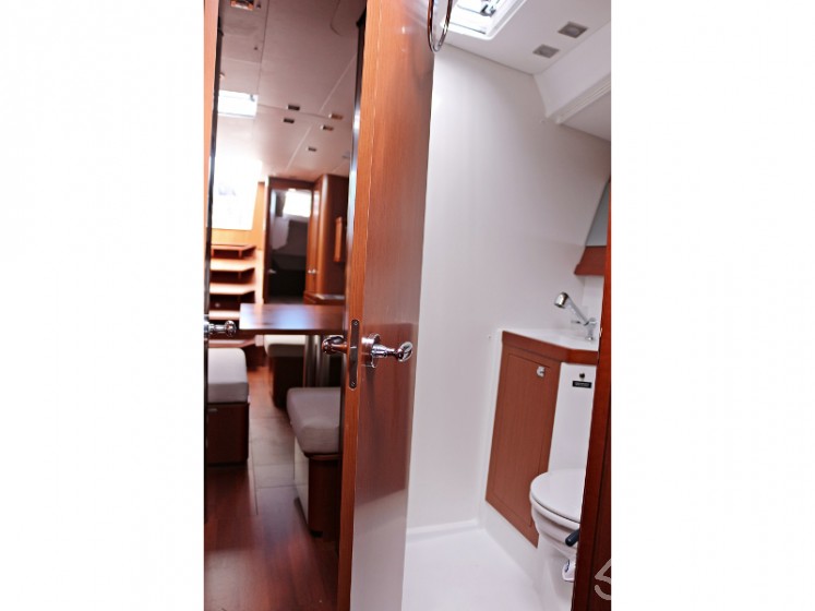 Oceanis 48 - Yacht Charter Sailica