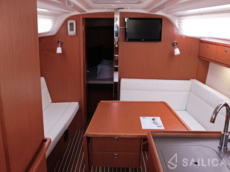 Bavaria 37 Cruiser - Yacht Charter Sailica