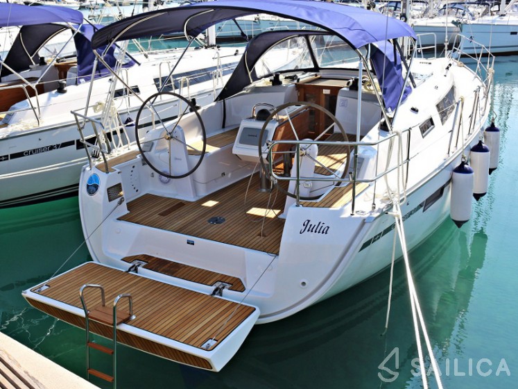 Bavaria 37 Cruiser - Yacht Charter Sailica