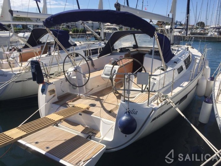 Bavaria 37 Cruiser - Yacht Charter Sailica