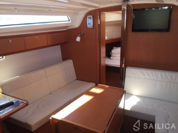 Bavaria 37 Cruiser - Yacht Charter Sailica