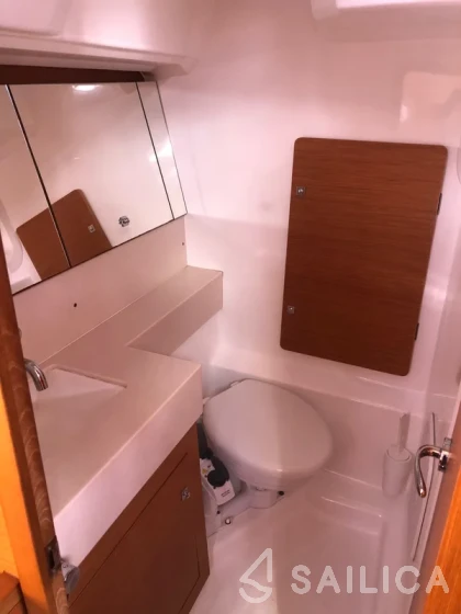 Dufour 37 - Yacht Charter Sailica