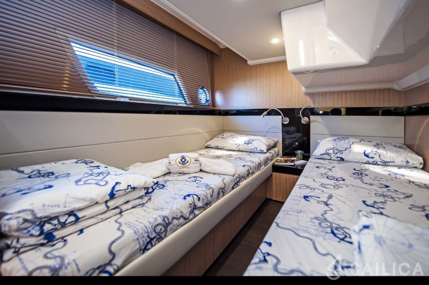Bavaria Virtess 420 Fly - Yacht Charter Sailica