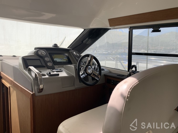 Bavaria Virtess 420 Fly - Yacht Charter Sailica