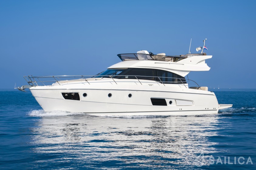 Bavaria Virtess 420 Fly - Yacht Charter Sailica