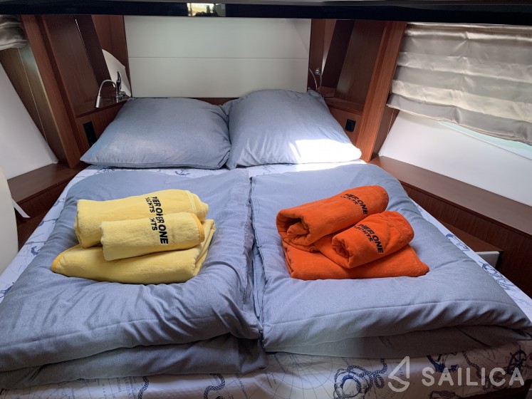 Bavaria Virtess 420 Fly - Yacht Charter Sailica
