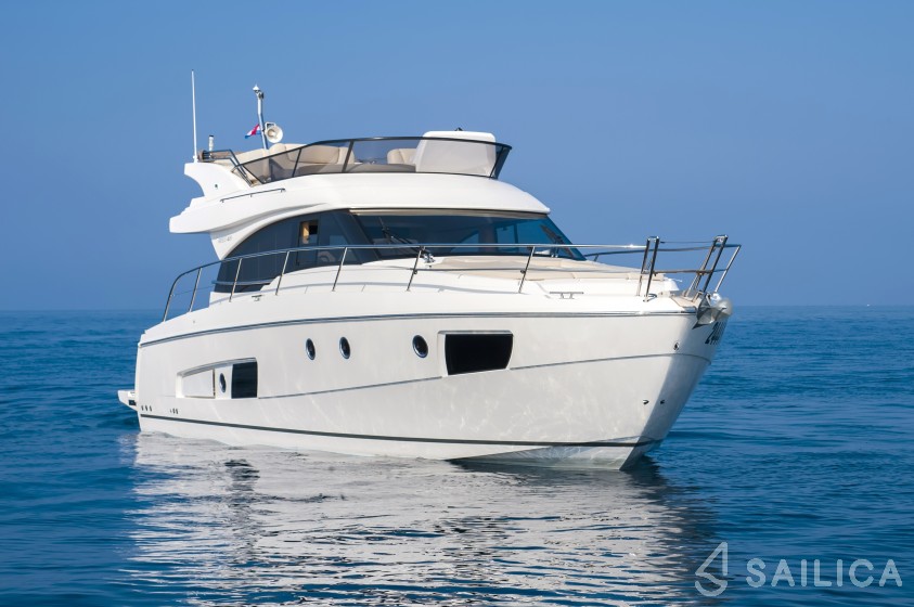 Bavaria Virtess 420 Fly - Yacht Charter Sailica