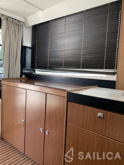 Bavaria Virtess 420 Fly - Yacht Charter Sailica