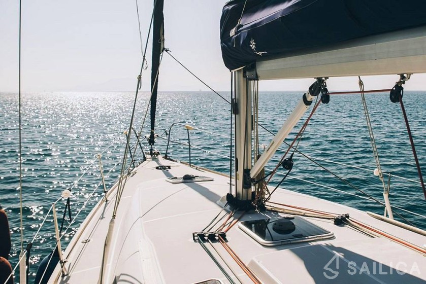 Sun Odyssey 42i - Yacht Charter Sailica
