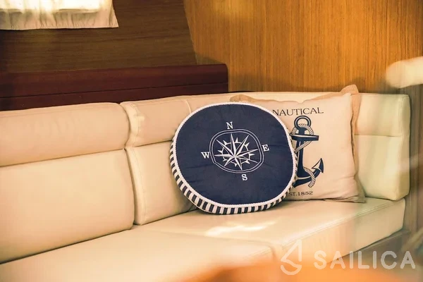 Sun Odyssey 42i - Yacht Charter Sailica