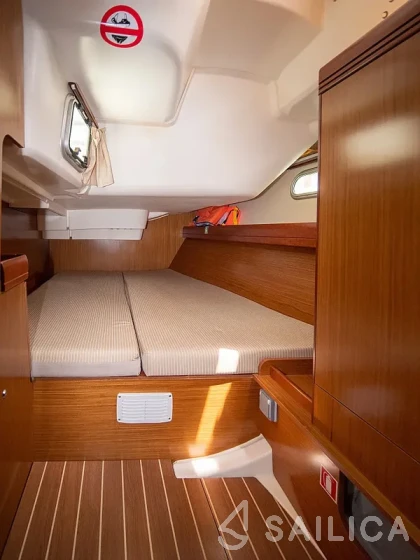 Sun Odyssey 42i - Yacht Charter Sailica