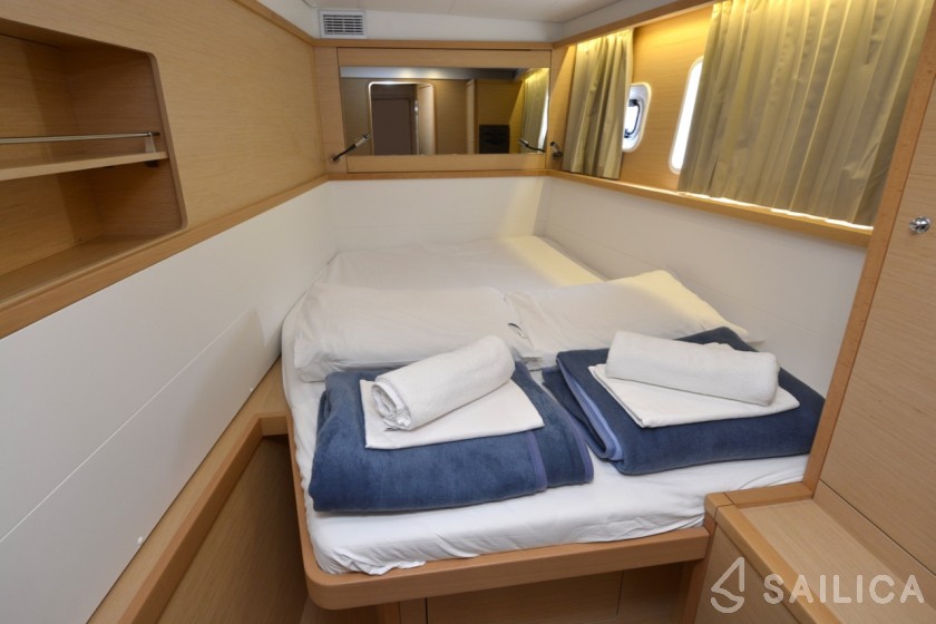 Lagoon 450 F - 4 + 2 cab. - Yacht Charter Sailica