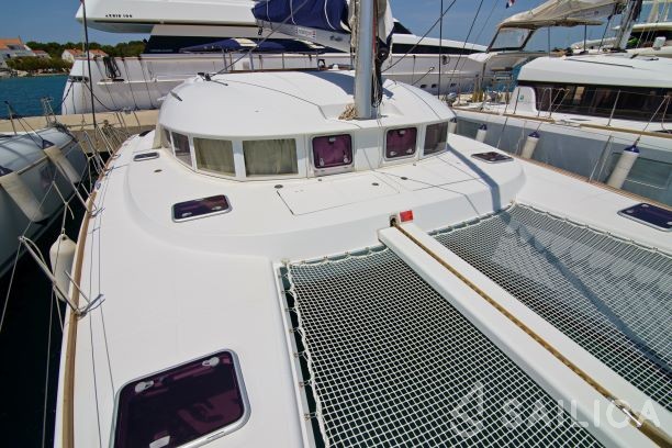 Lagoon 380 - Yacht Charter Sailica