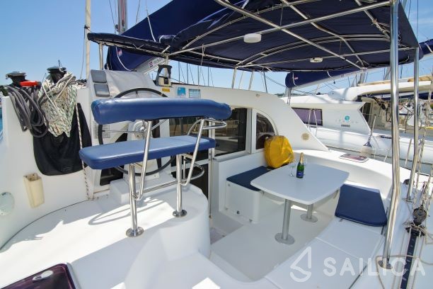 Lagoon 380 - Yacht Charter Sailica