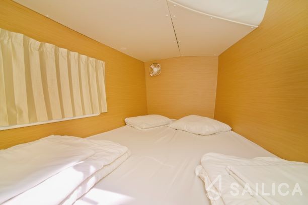 Lagoon 380 - Yacht Charter Sailica