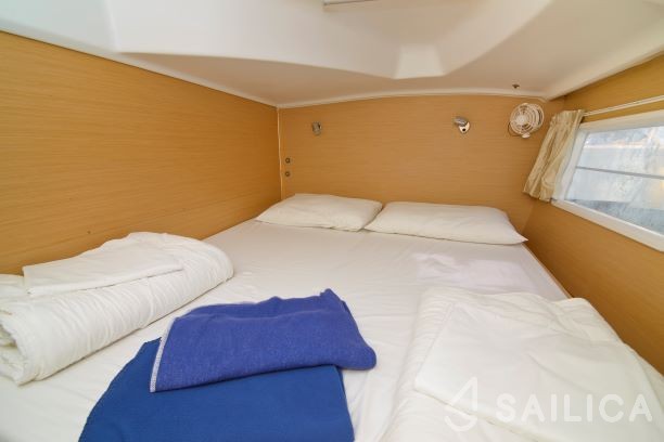 Lagoon 380 - Yacht Charter Sailica