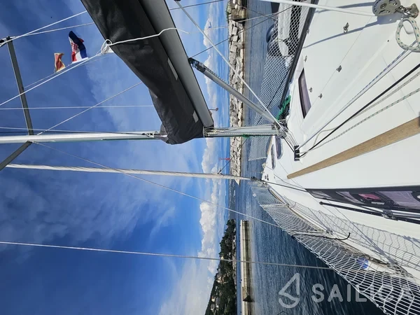 Oceanis 34 - Yacht Charter Sailica