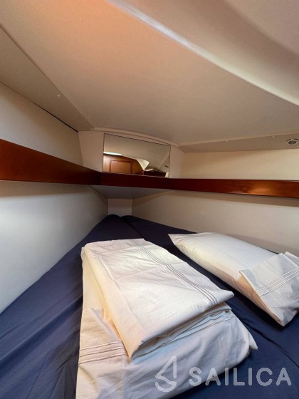 Oceanis 34 - Yacht Charter Sailica