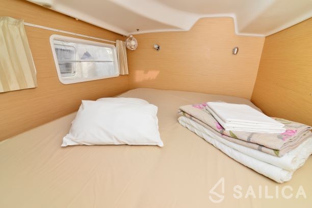 Lagoon 380 - Yacht Charter Sailica