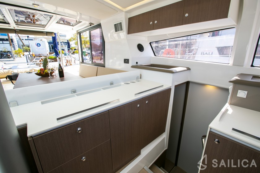 Bali 4.1 - Yacht Charter Sailica