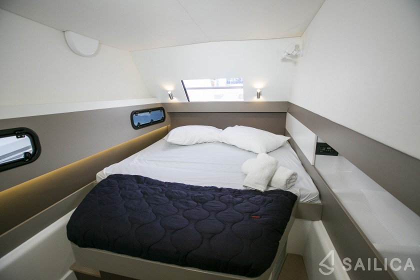 Bali 4.1 - Yacht Charter Sailica