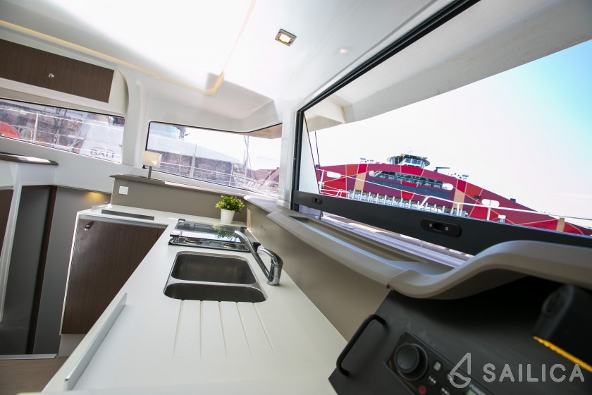 Bali 4.1 - Yacht Charter Sailica