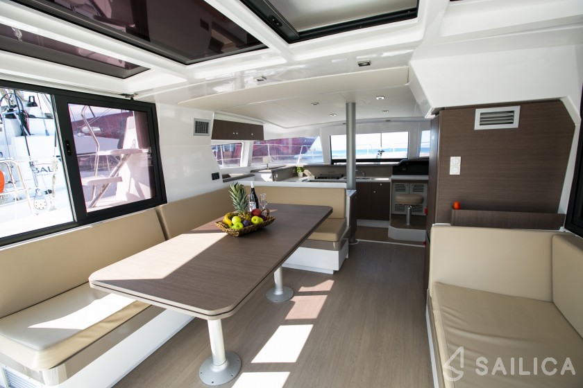 Bali 4.1 - Yacht Charter Sailica