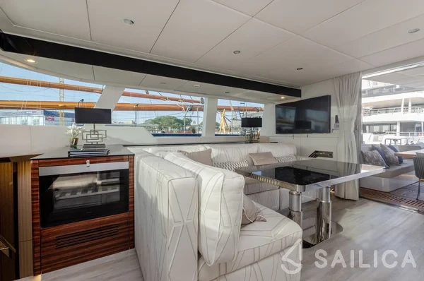 Sunreef 60 - Yacht Charter Sailica