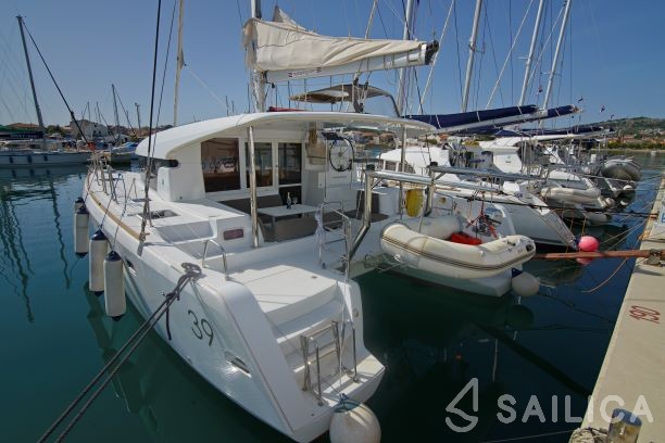 Lagoon 39 - Yacht Charter Sailica