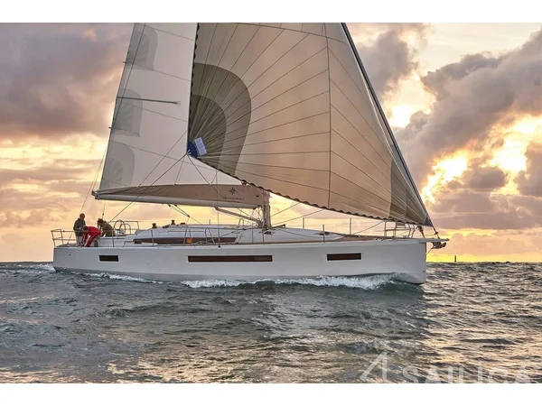 Oceanis 51.1 - Yacht Charter Sailica
