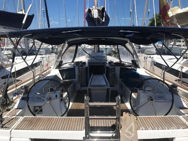 Oceanis 45 - Yacht Charter Sailica