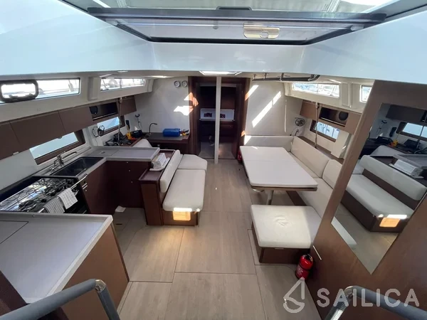 Oceanis 51.1 - Yacht Charter Sailica